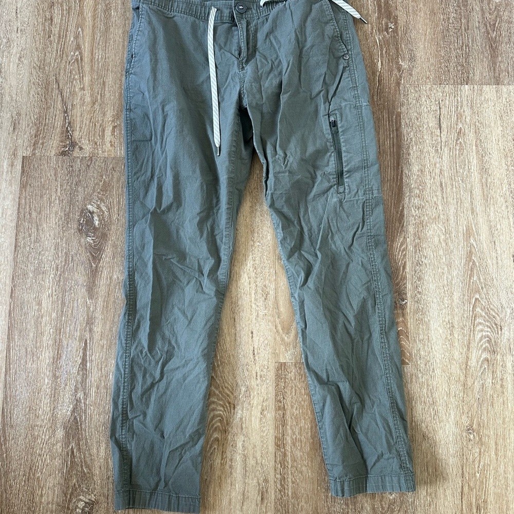 Vuori Olive Green Cargo Drawstring Pants